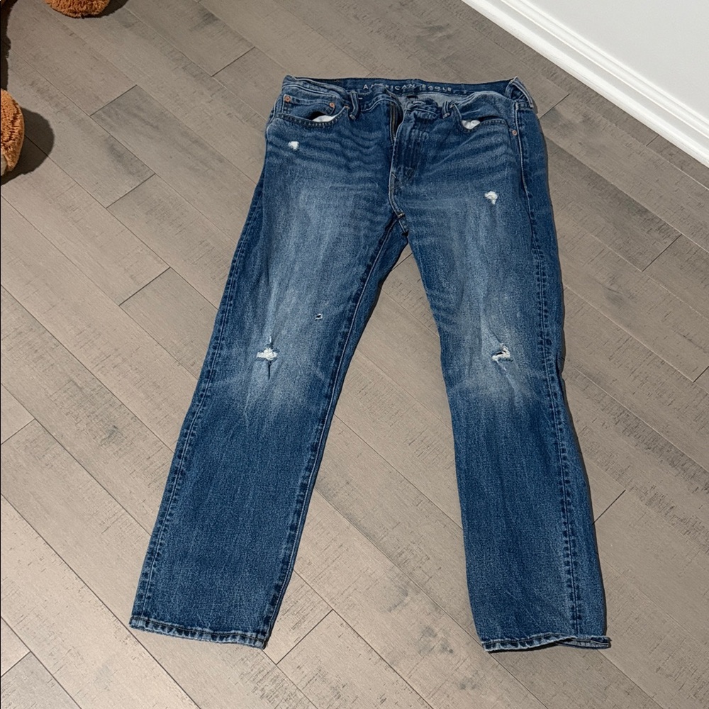 American Eagle Outfitters Men's Straight Leg Distressed Blue Jeans